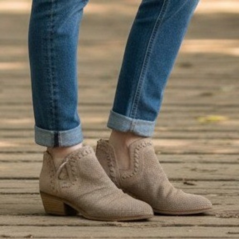 Vince Camuto Palmina Women Ankle Bootie Size 7M Fashion Taupe Leather Perforated